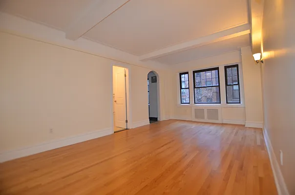Rented by Manhattan Realty Group | media 5