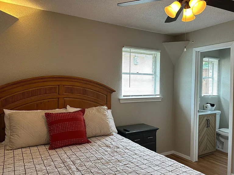 1607 Sagebrush Trl — Photo 24