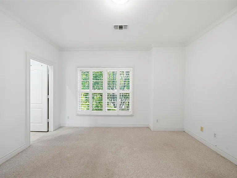 1329 Hyde Park Blvd — Photo 25