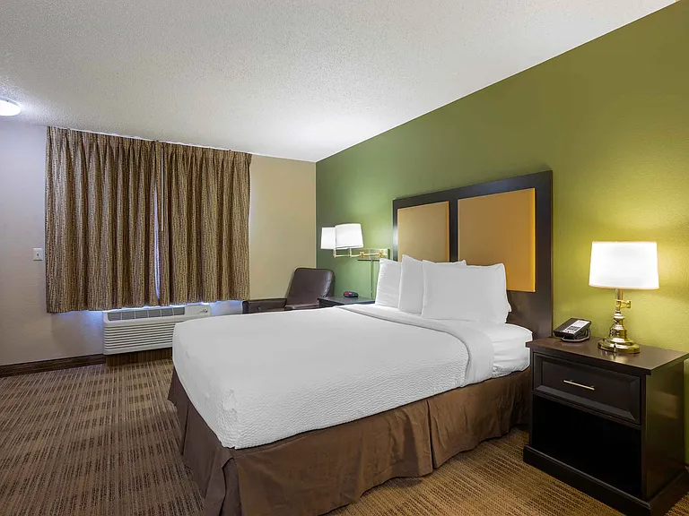 Studio Suite - 1 Queen Bed