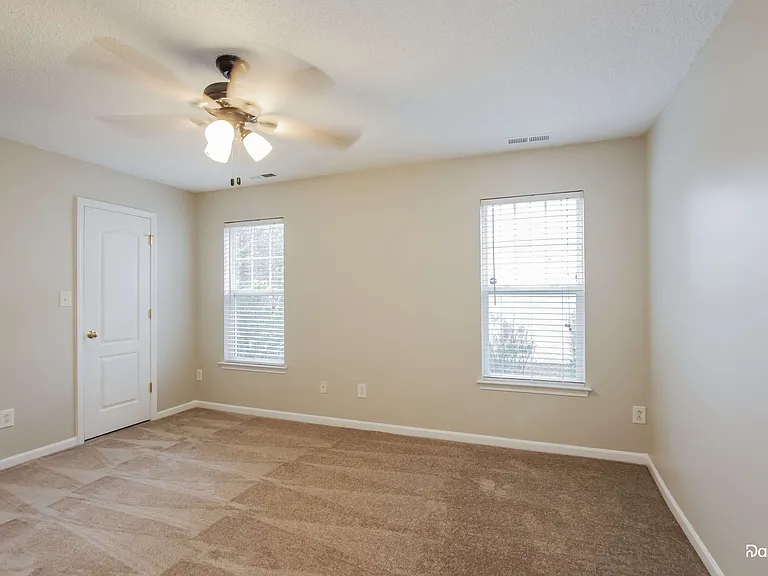 221 Amir Cir — Photo 9
