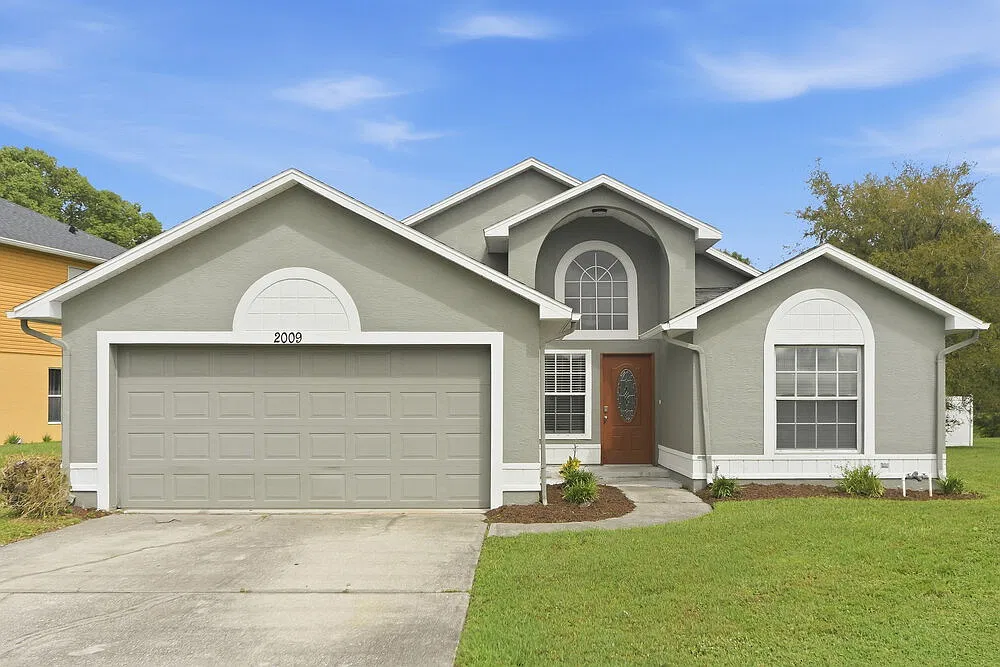 3 bed, 2.0 bath, 1314 sqft, $2,235 — Photo 1