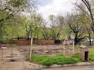 1015 Davis St, Denton, TX 76209