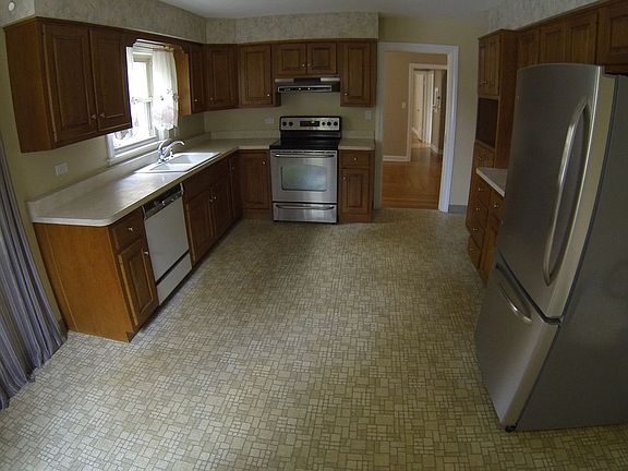 5th image of 369 W Elm Park Ave