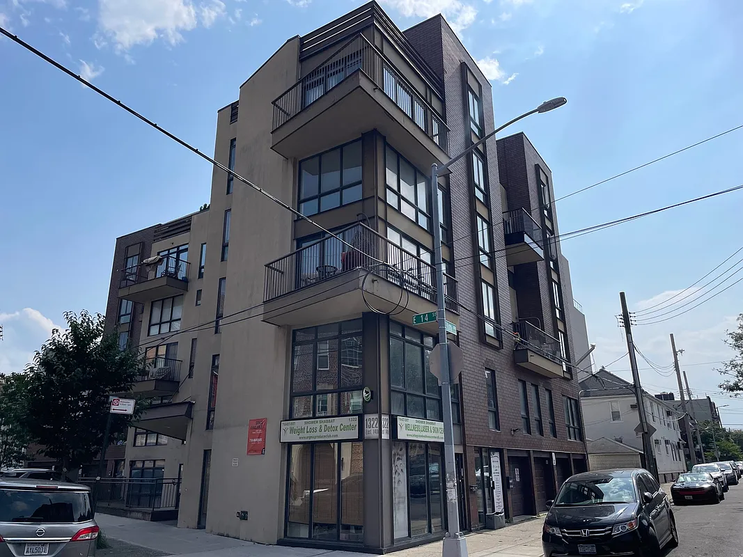 1322 East 14th St Unit 4B  