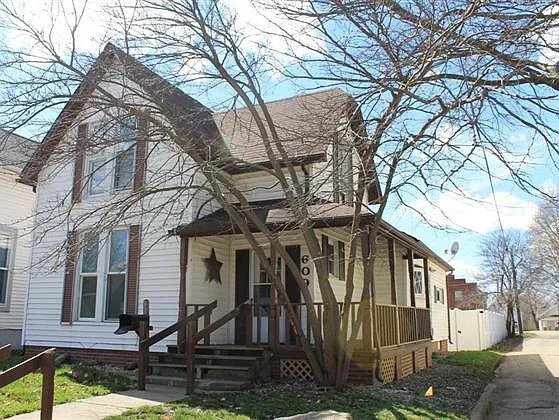 609 S Green St photo 1