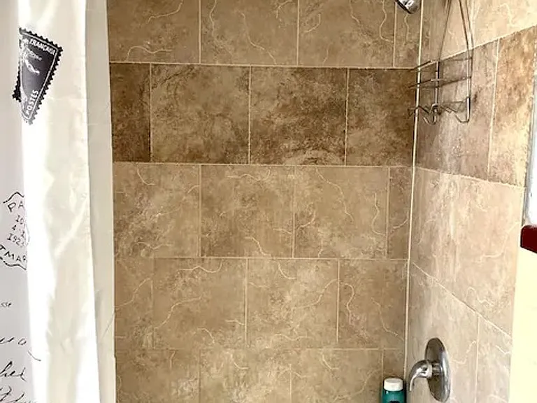 102 Club Dr — Photo 20