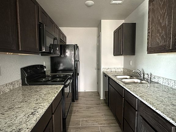 4th image of 127 Cameron Dr #B