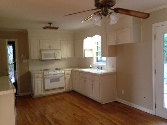 3rd image of 1609 University Park Dr
