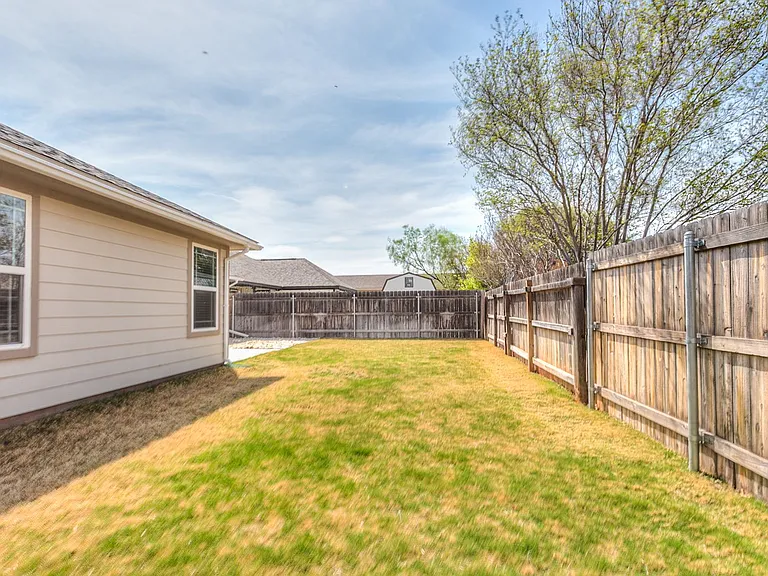5918 Southampton Pl — Photo 29