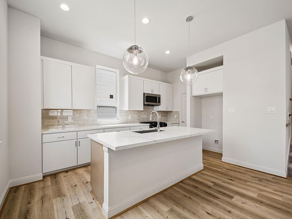 1st image of 1806 Elysian St
