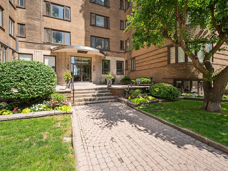 110 Saint Clair Ave W — Photo 20