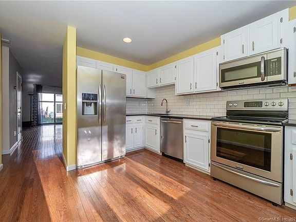 3rd image of 65 Wolfpit Ave APT 1A