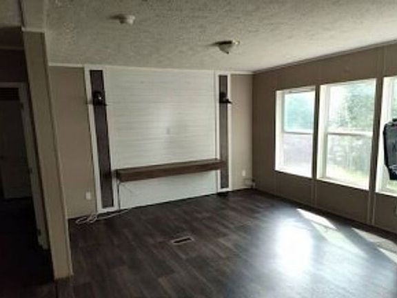4th image of 2259 Coles Creek Rd