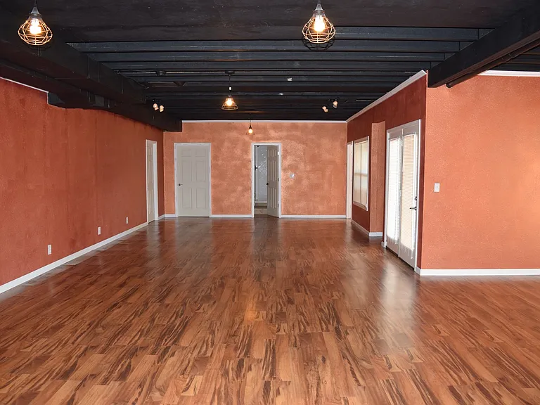 16218 Heartland Ln — Photo 48