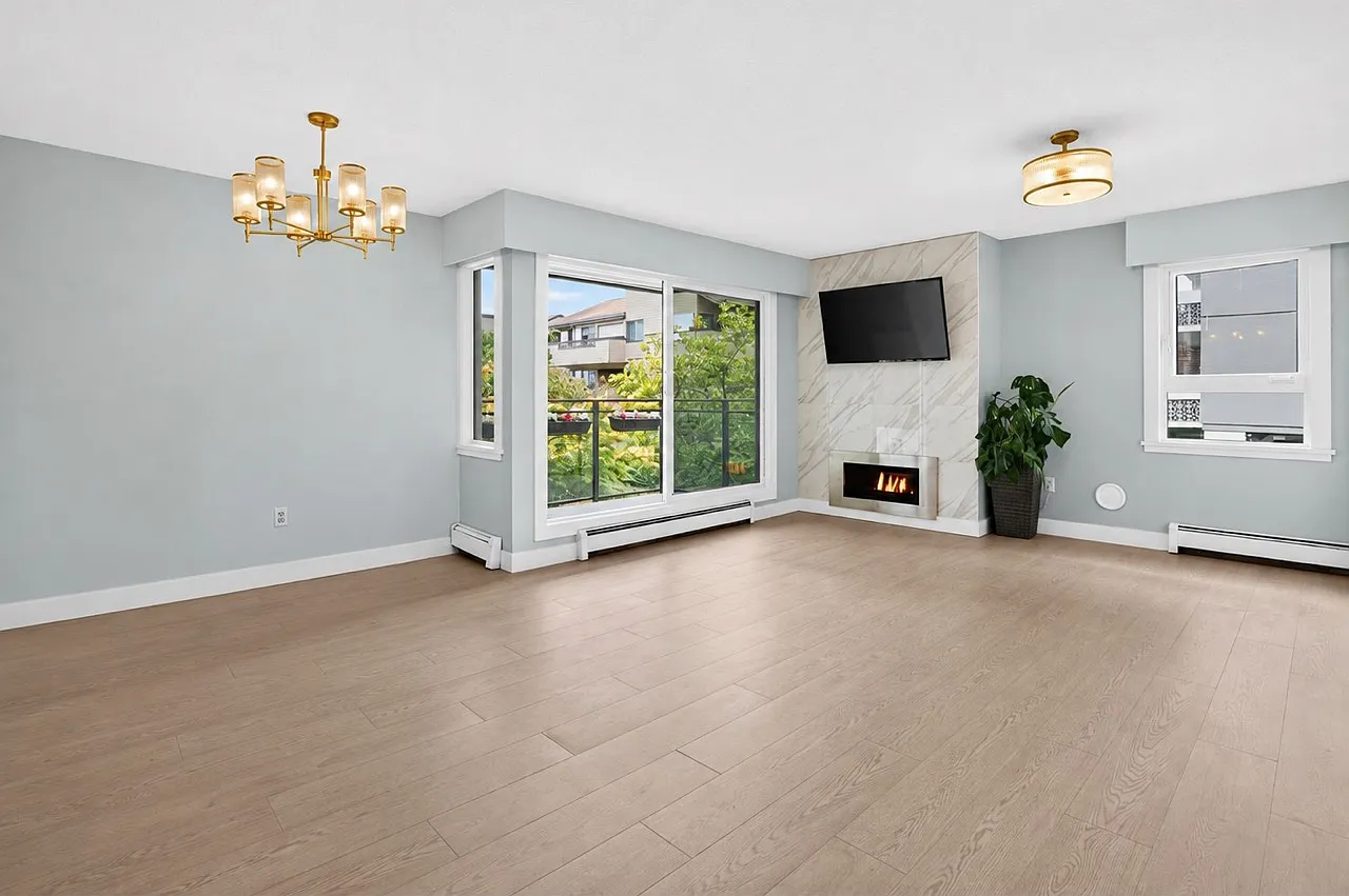 206 Duchess Avenue — Photo 3