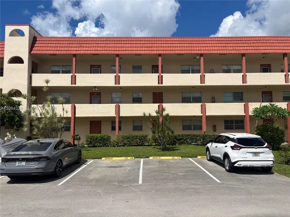 3051 Sunrise Lakes Dr E APT 211, Sunrise, FL 33322
