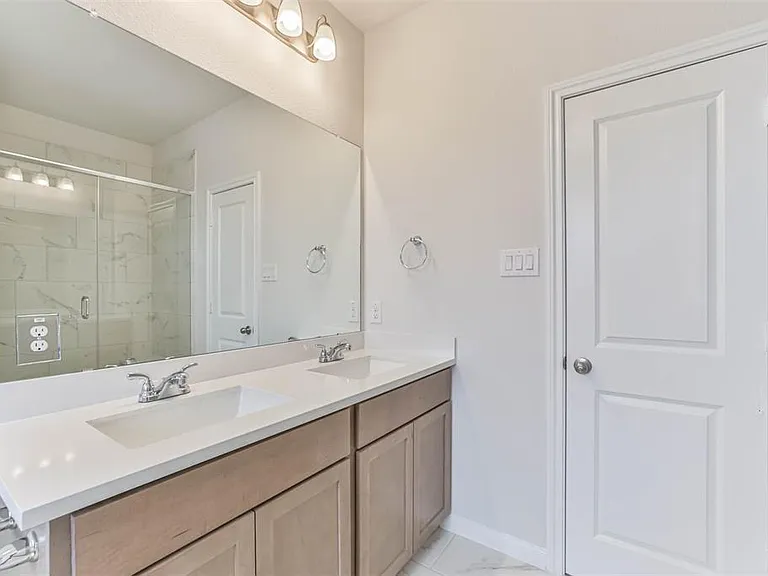 704 Ocean Palms Dr — Photo 16