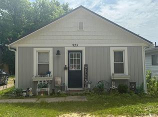 925 Mulhollen Dr, Monroe, MI 48161