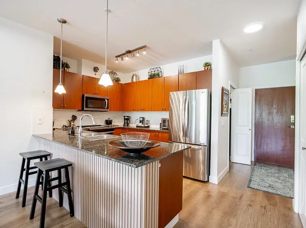 10180 153rd St #315, Surrey, BC V3R 0B5