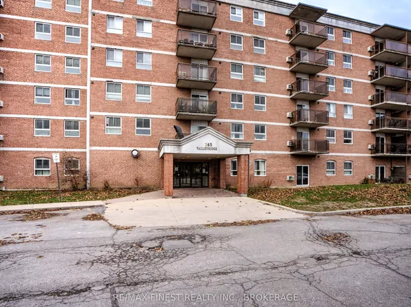 745 Davis Dr #608, Kingston, ON K7M 8J4