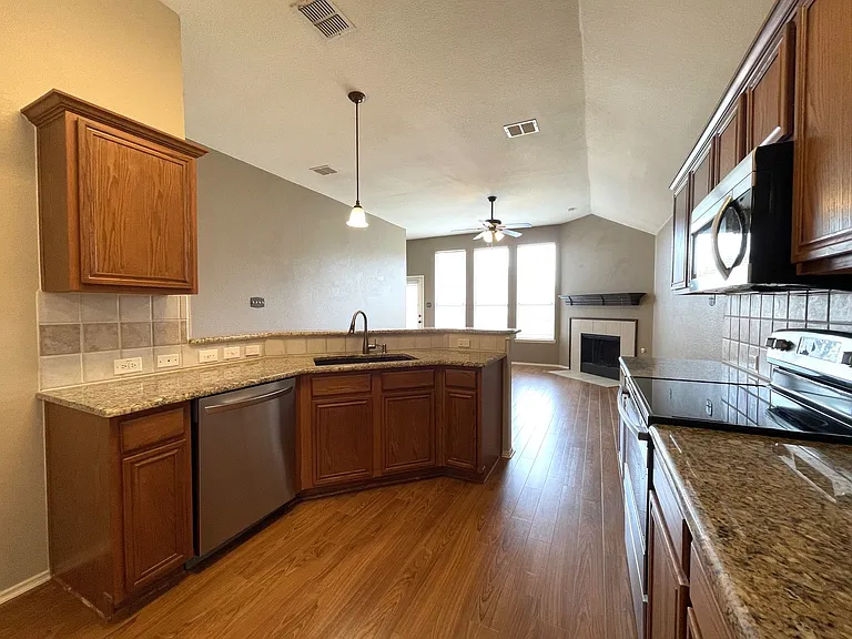 6000 White Pine Dr — Photo 14