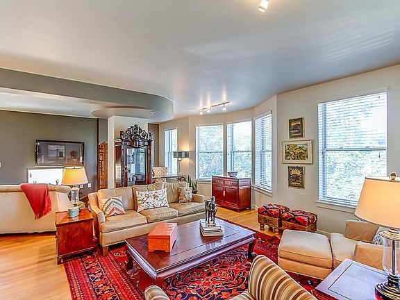 4th image of 410 Acoma St #322