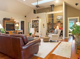 180 Trinity Dr, Castle Rock, WA 98611