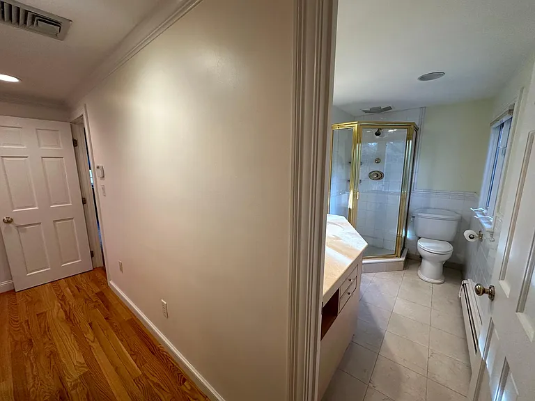 757 Wellesley St — Photo 23