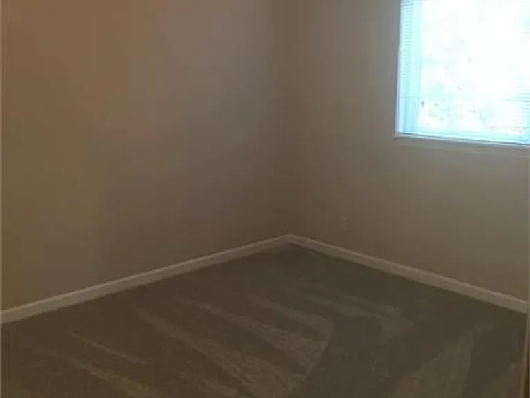 Cameo Place (984 E. Whidbey Avenue) — Photo 15