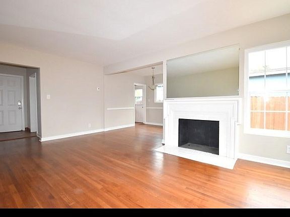 4th image of 15031 Hartland St