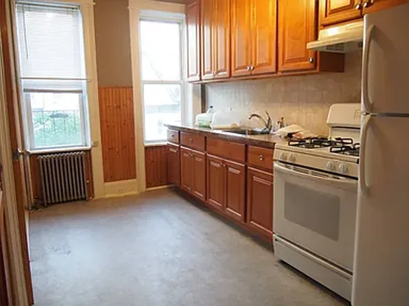 (undisclosed Address), Ridgewood, NY 11385