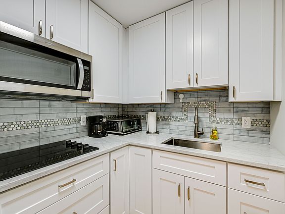 3rd image of 1295 Gulf Shore Blvd S #203