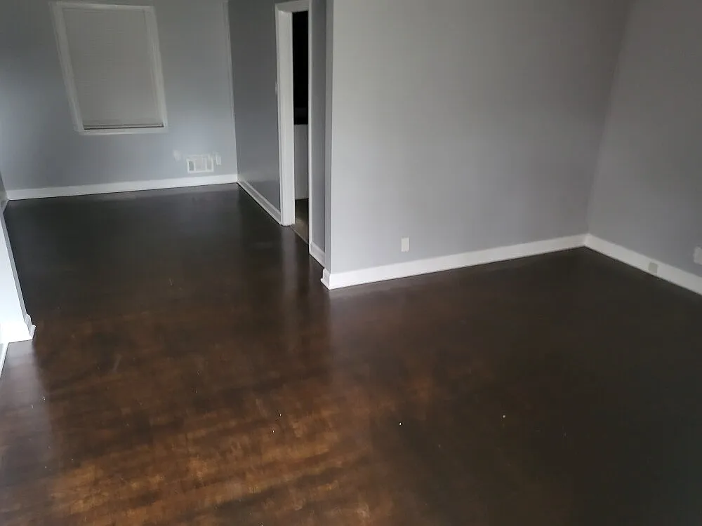 3 bed, 1.5 bath, 1149 sqft, $1,050 — Photo 3