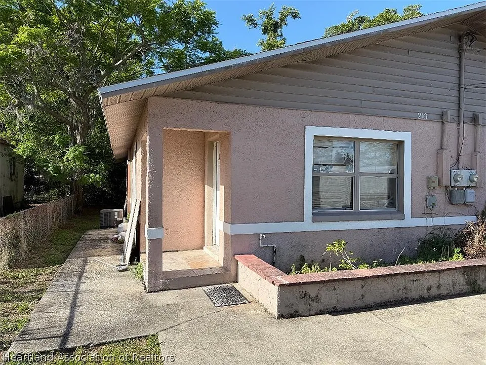 210 Fred Conner St