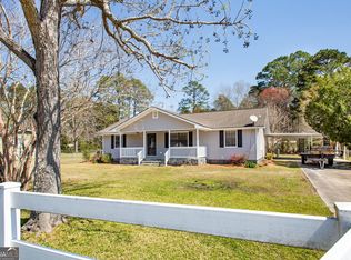 2975 S Lakeview Dr, Waycross, GA 31503