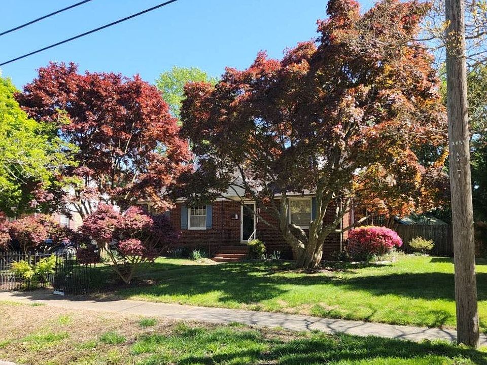 1st image of 423 E Westmont Ave