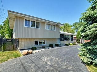 10248 S 80th Ct, Palos Hills, IL 60465