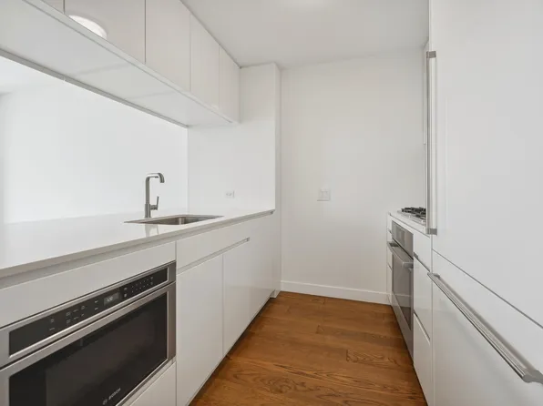 99 Hudson Street image 10 of 35