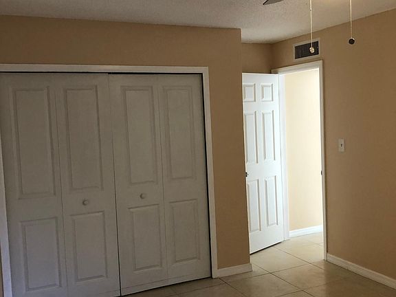 Bedroom & ceiling fan