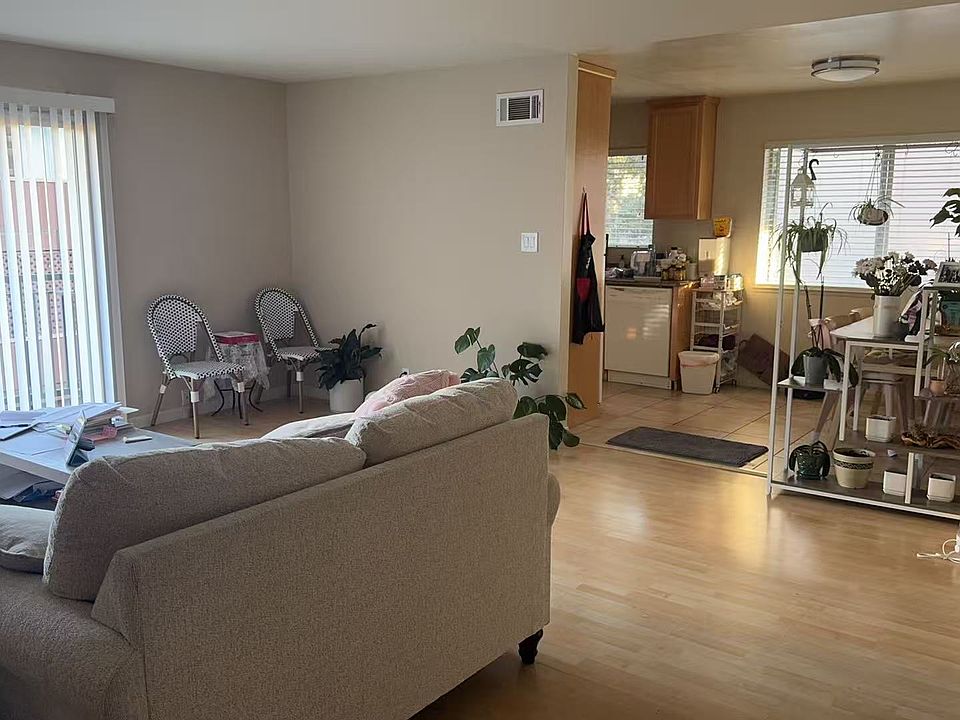 1st image of 532 Forest Ave