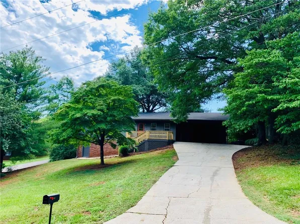 102 Pine Forrest Dr, Cartersville, GA 30120