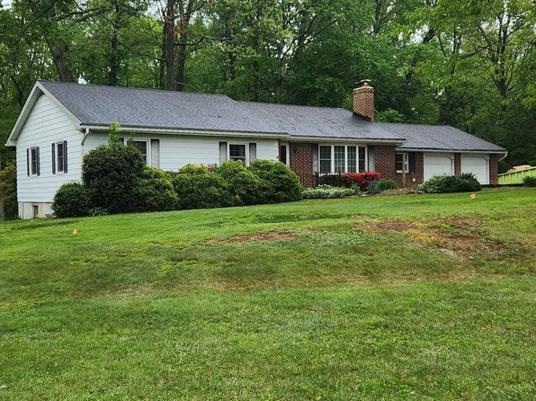 1851 Dennings Rd, New Windsor, MD 21776
