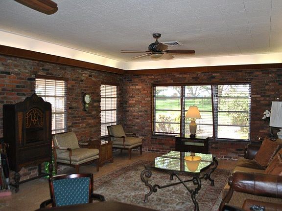 4th image of 701 Peninsular Dr
