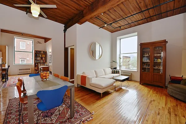 Sold by Realty Collective | media 10