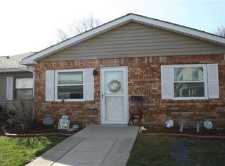 2955 Two Worlds Dr, Columbus, IN 47201