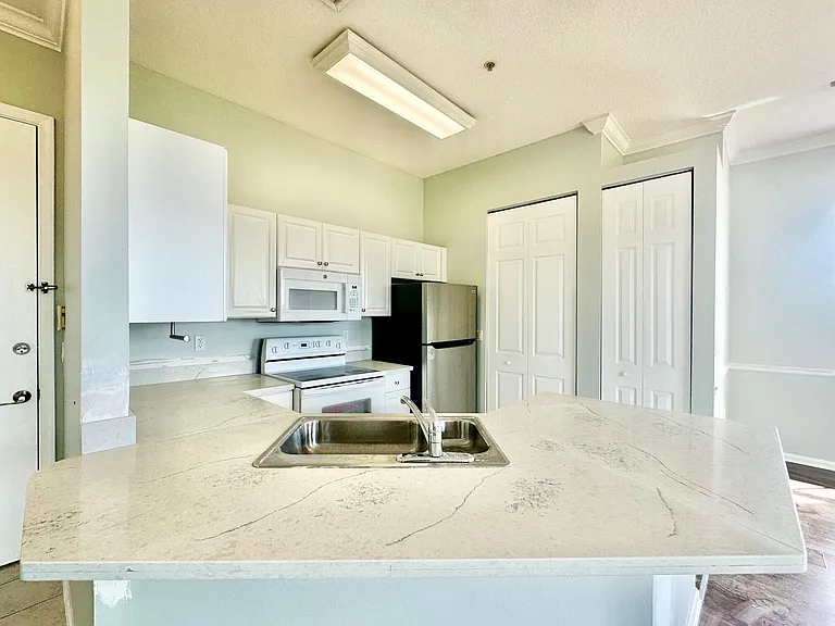 4600 SW 160th Ave #639 — Photo 8