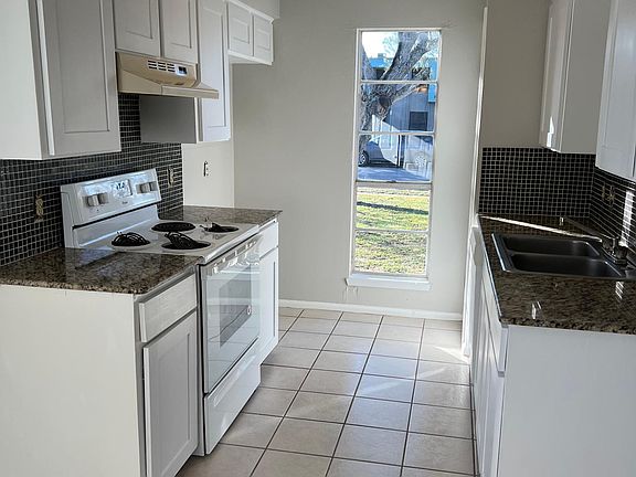 3rd image of 1614 Cimmarron St #B