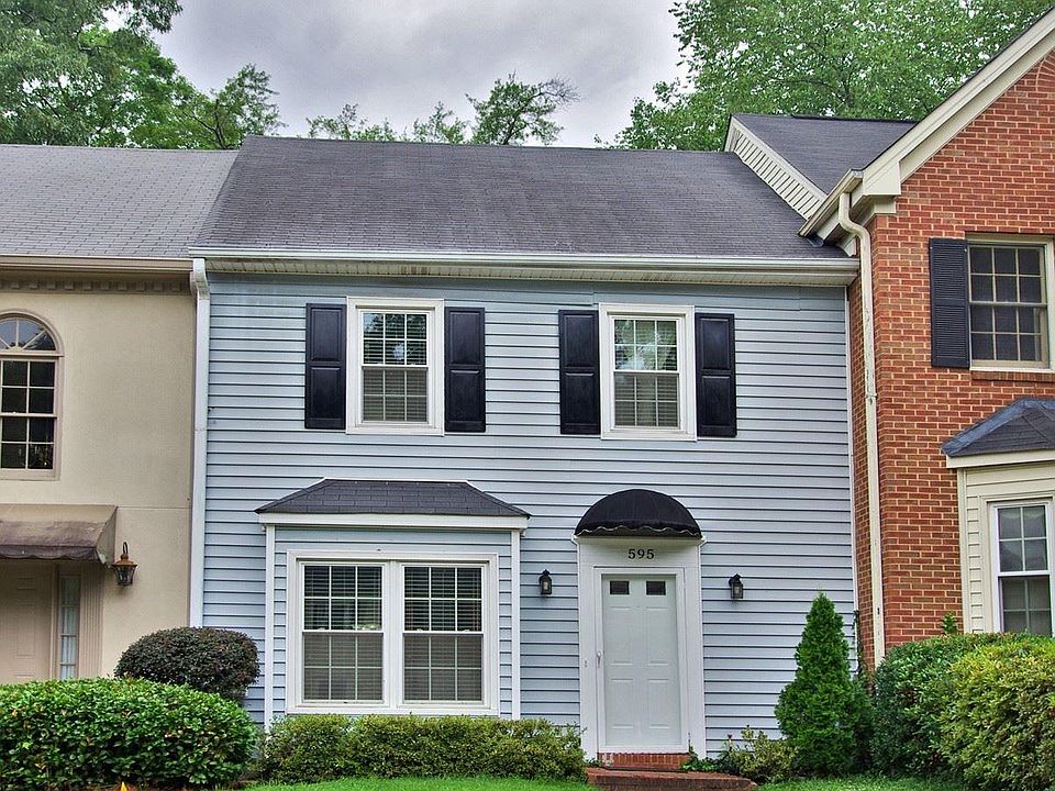 1st image of 595 Harcourt Pl SE #595