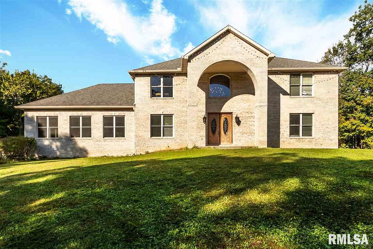 1130 School St, Washington, IL 61571 | Zillow